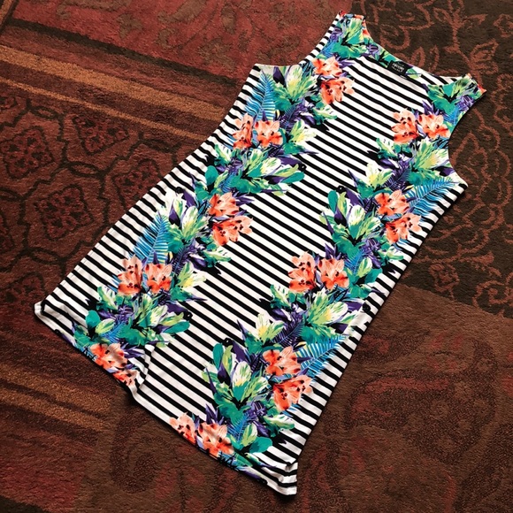 Nicole by Nicole Miller Dresses & Skirts - 🦄 (3 for $15) Tropical Striped Sleeveless Dress
